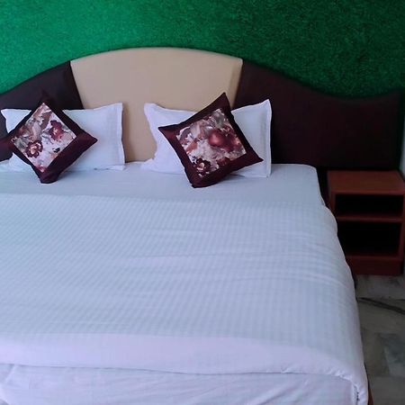 Paradise Hotel For Couples Mount Abu Esterno foto