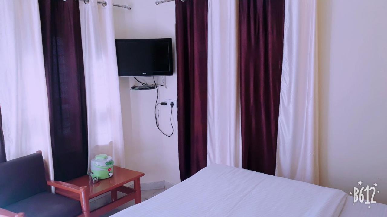 Paradise Hotel For Couples Mount Abu Esterno foto
