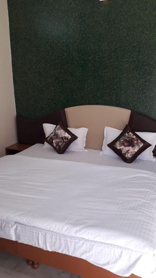 Paradise Hotel For Couples Mount Abu Esterno foto
