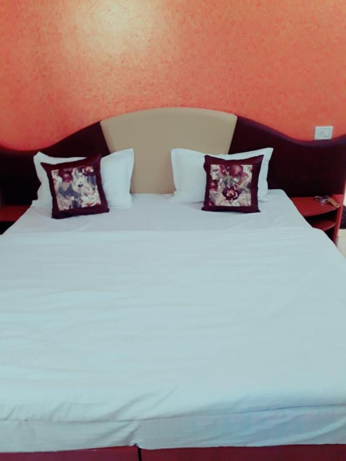 Paradise Hotel For Couples Mount Abu Esterno foto
