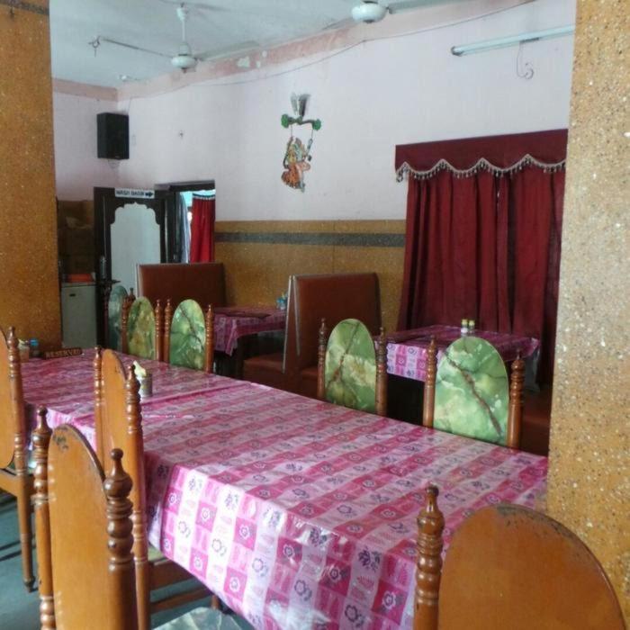 Paradise Hotel For Couples Mount Abu Esterno foto